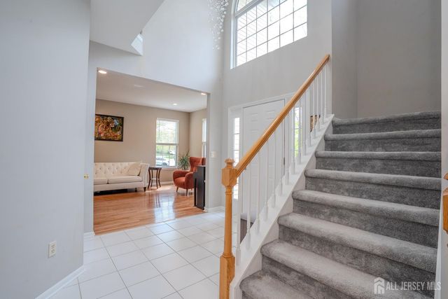 23 Huntley Way, Bridgewater, NJ 08807