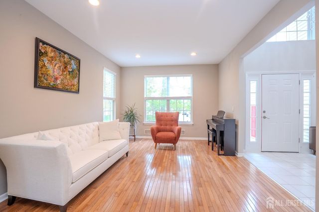 23 Huntley Way, Bridgewater, NJ 08807