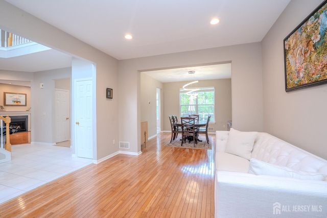 23 Huntley Way, Bridgewater, NJ 08807