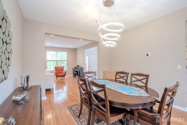 23 Huntley Way, Bridgewater, NJ 08807