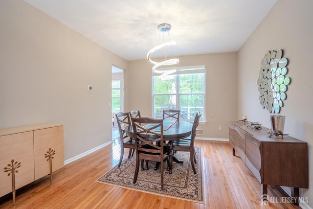 23 Huntley Way, Bridgewater, NJ 08807