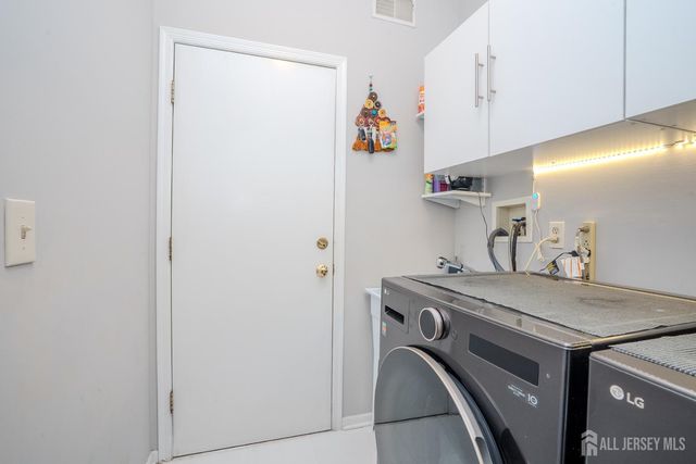 23 Huntley Way, Bridgewater, NJ 08807