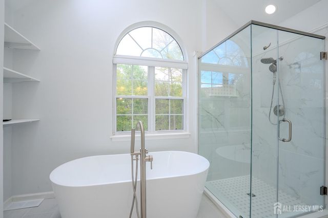23 Huntley Way, Bridgewater, NJ 08807