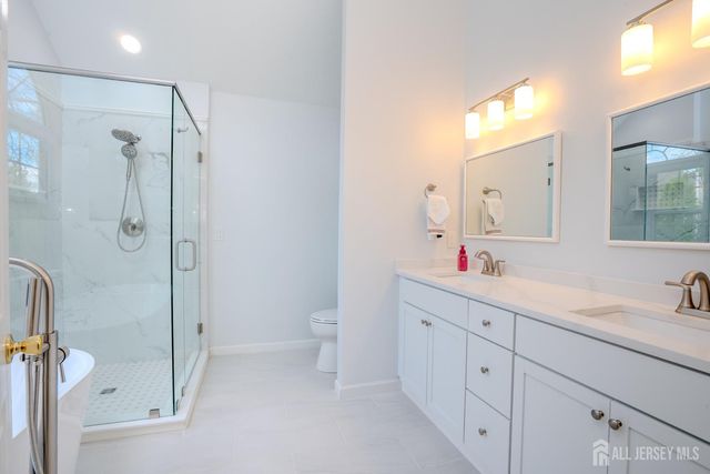 23 Huntley Way, Bridgewater, NJ 08807