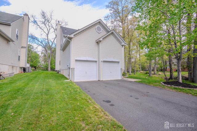 23 Huntley Way, Bridgewater, NJ 08807