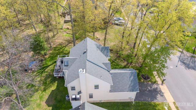 23 Huntley Way, Bridgewater, NJ 08807