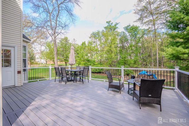 23 Huntley Way, Bridgewater, NJ 08807
