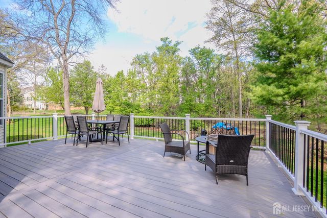 23 Huntley Way, Bridgewater, NJ 08807