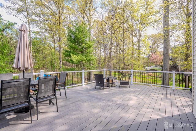 23 Huntley Way, Bridgewater, NJ 08807
