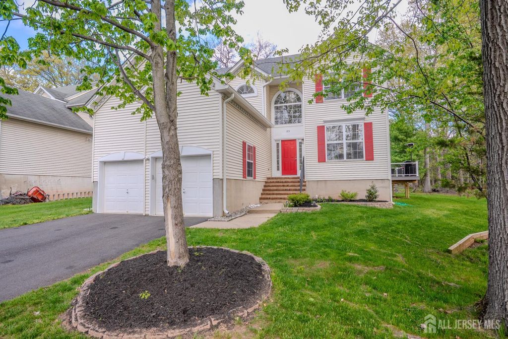 23 Huntley Way, Bridgewater, NJ 08807
