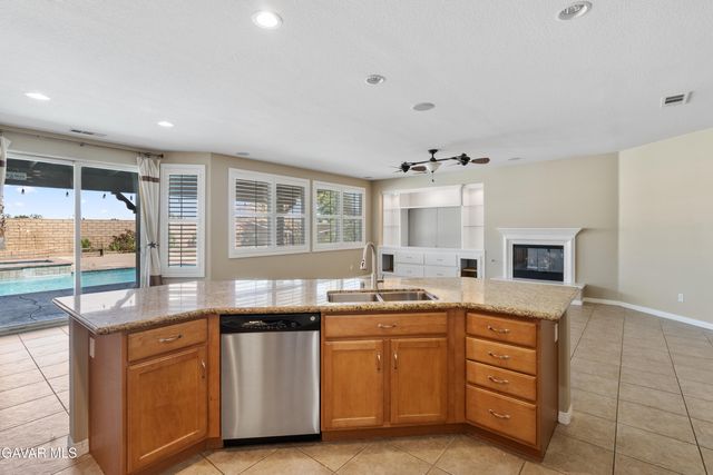 41530 Yew Street, Lancaster, CA 93536