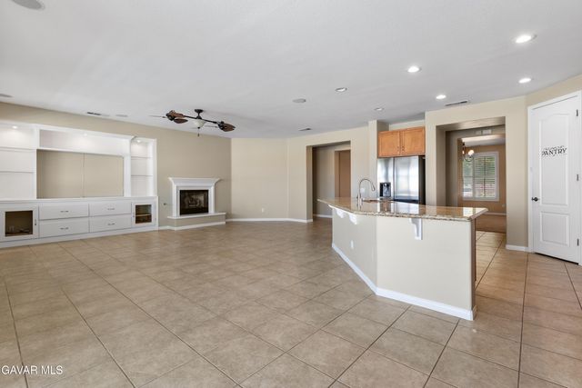 41530 Yew Street, Lancaster, CA 93536