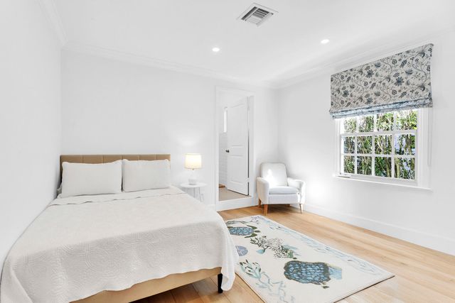 211 Miraflores Drive, Palm Beach, FL 33480