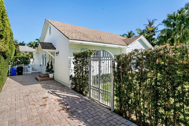 211 Miraflores Drive, Palm Beach, FL 33480