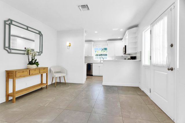 211 Miraflores Drive, Palm Beach, FL 33480