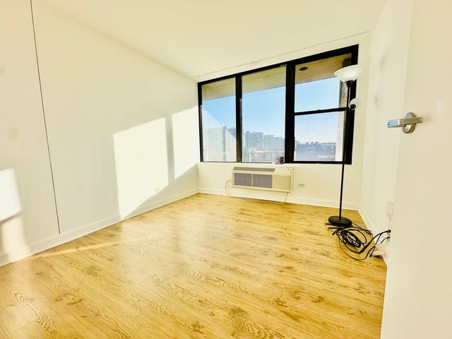 345 E Eastgate Place 604, Chicago, IL 60616