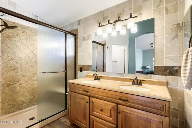 233 W GROVERS Avenue, Phoenix, AZ 85023