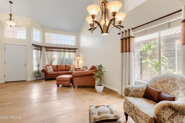 233 W GROVERS Avenue, Phoenix, AZ 85023