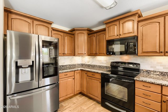 233 W GROVERS Avenue, Phoenix, AZ 85023