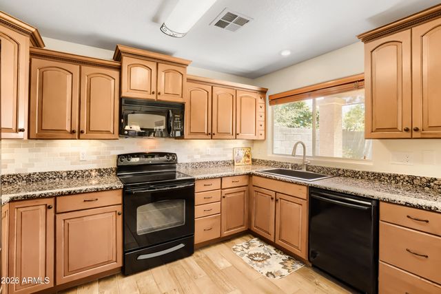 233 W GROVERS Avenue, Phoenix, AZ 85023