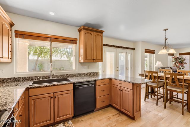 233 W GROVERS Avenue, Phoenix, AZ 85023
