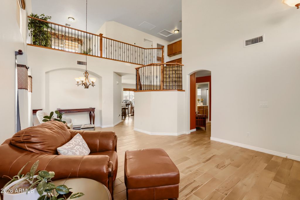 233 W GROVERS Avenue, Phoenix, AZ 85023 — photo 4
