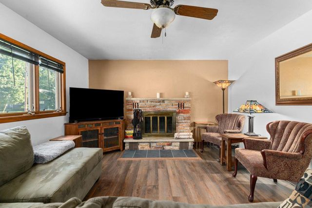 717 LINCOLN STREET, Menasha, WI 54952