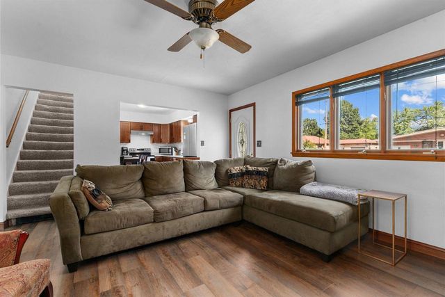 717 LINCOLN STREET, Menasha, WI 54952