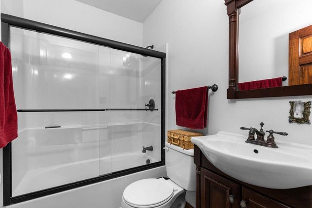 717 LINCOLN STREET, Menasha, WI 54952