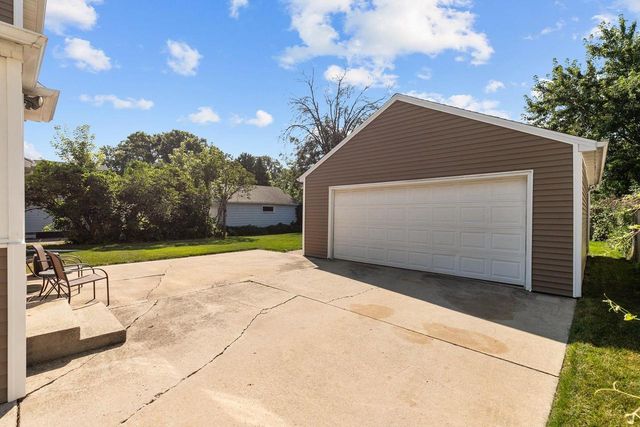 717 LINCOLN STREET, Menasha, WI 54952