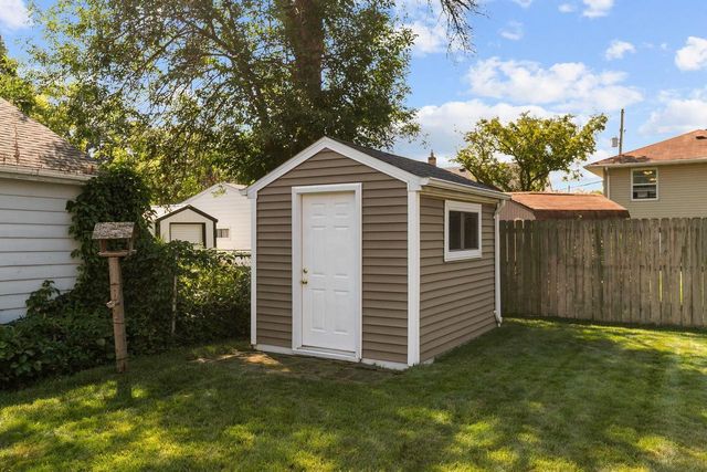 717 LINCOLN STREET, Menasha, WI 54952