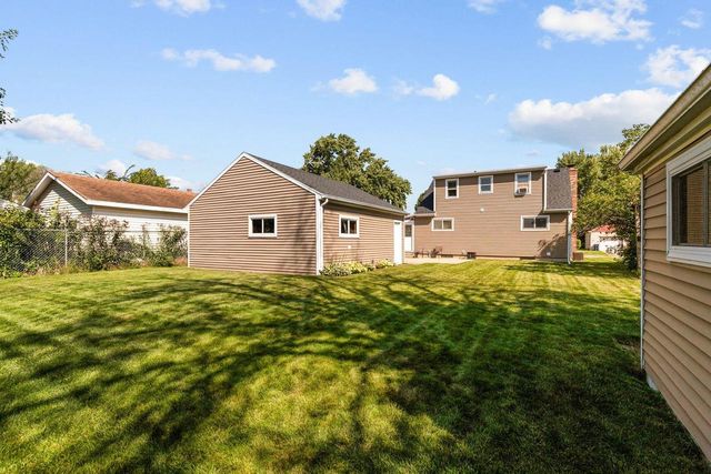 717 LINCOLN STREET, Menasha, WI 54952