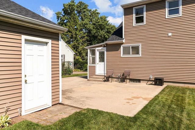 717 LINCOLN STREET, Menasha, WI 54952