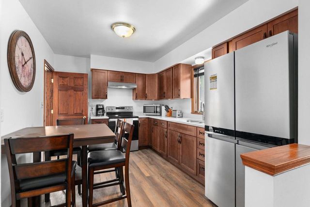 717 LINCOLN STREET, Menasha, WI 54952