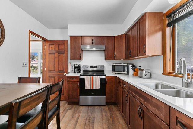 717 LINCOLN STREET, Menasha, WI 54952