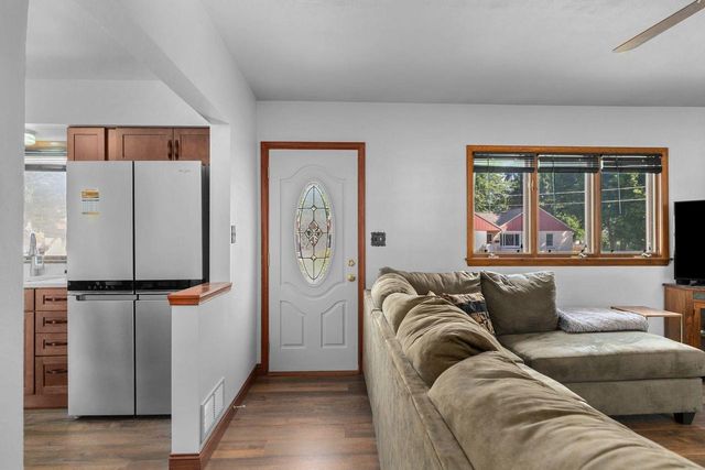 717 LINCOLN STREET, Menasha, WI 54952