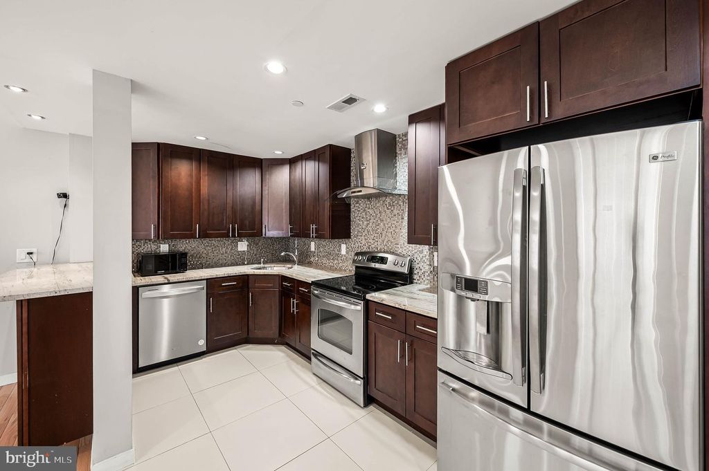 1743 CAMBRIDGE ST #B, PHILADELPHIA, PA 19130 — photo 4