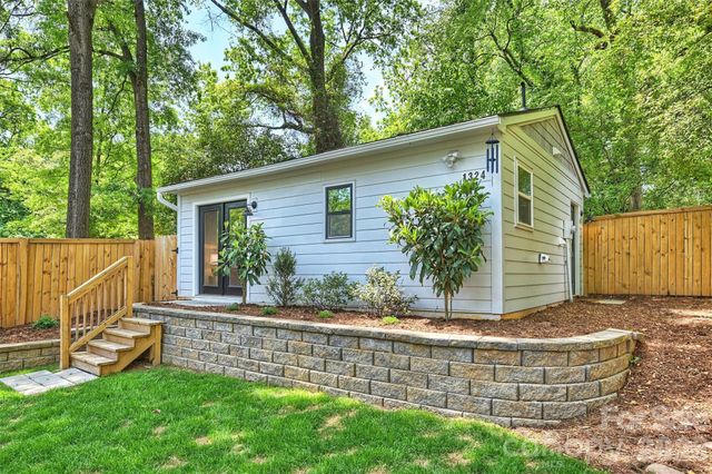 1320 Brook Road, Charlotte, NC 28205