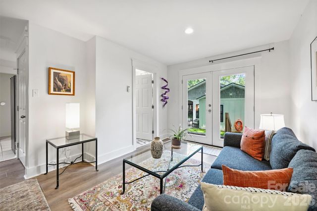 1320 Brook Road, Charlotte, NC 28205