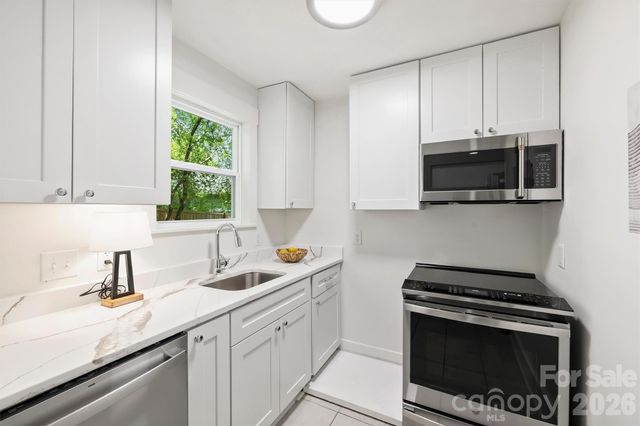 1320 Brook Road, Charlotte, NC 28205