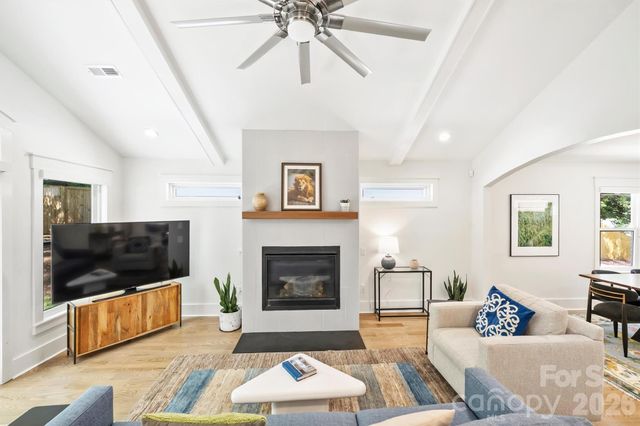 1320 Brook Road, Charlotte, NC 28205