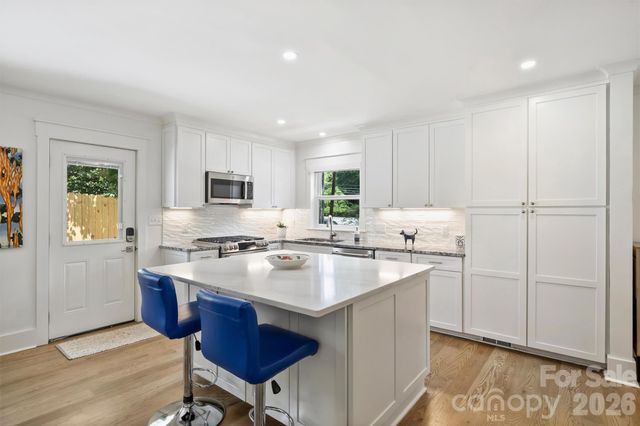 1320 Brook Road, Charlotte, NC 28205