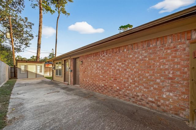 2103 Woodway Drive, New Caney, TX 77357