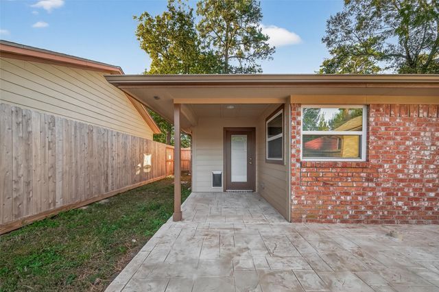 2103 Woodway Drive, New Caney, TX 77357