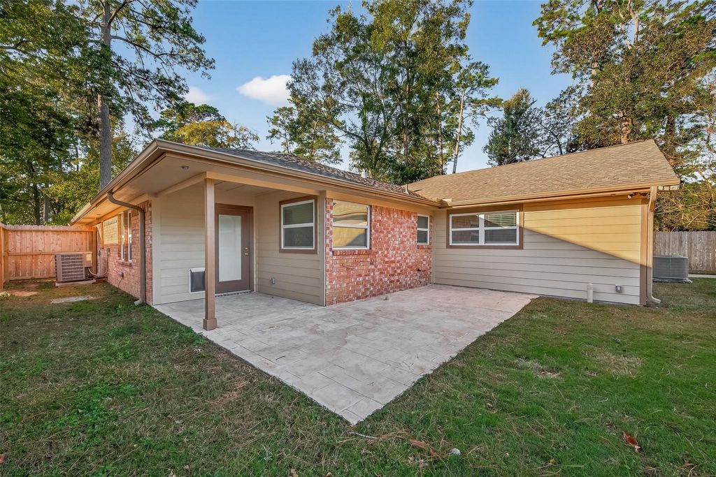 2103 Woodway Drive, New Caney, TX 77357