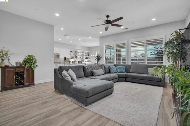 7364 Bay Harbor Way, Discovery Bay, CA 94505