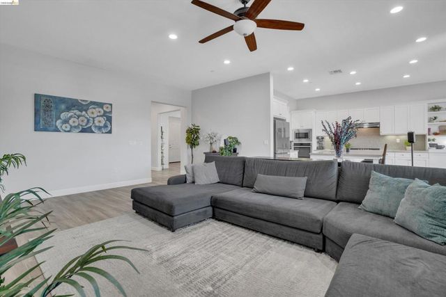 7364 Bay Harbor Way, Discovery Bay, CA 94505