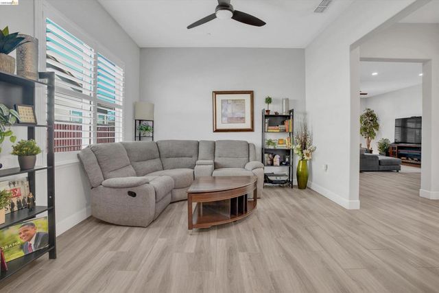 7364 Bay Harbor Way, Discovery Bay, CA 94505