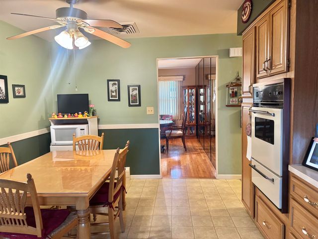 1033 PARK DR, Secaucus, NJ 07094