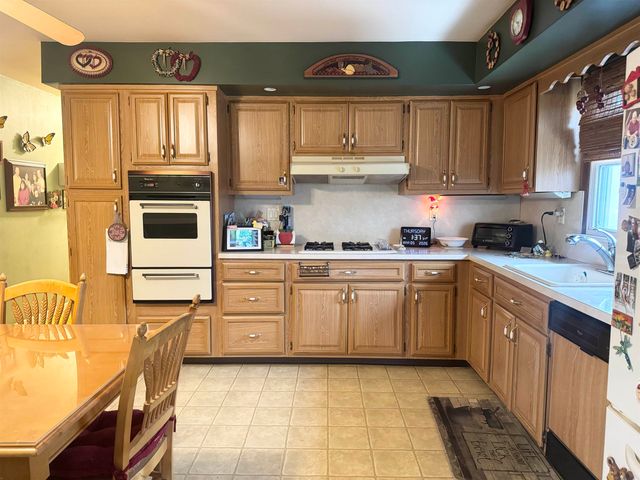 1033 PARK DR, Secaucus, NJ 07094